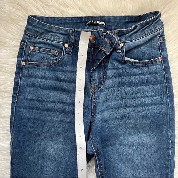 Fashion Nova Skinny Jeans - Picture 5 of 6